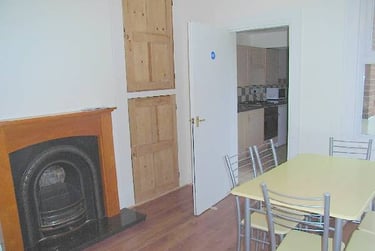 6 bed house, Markenfield rd, City centre, Guildford, GU14PD - Image 3